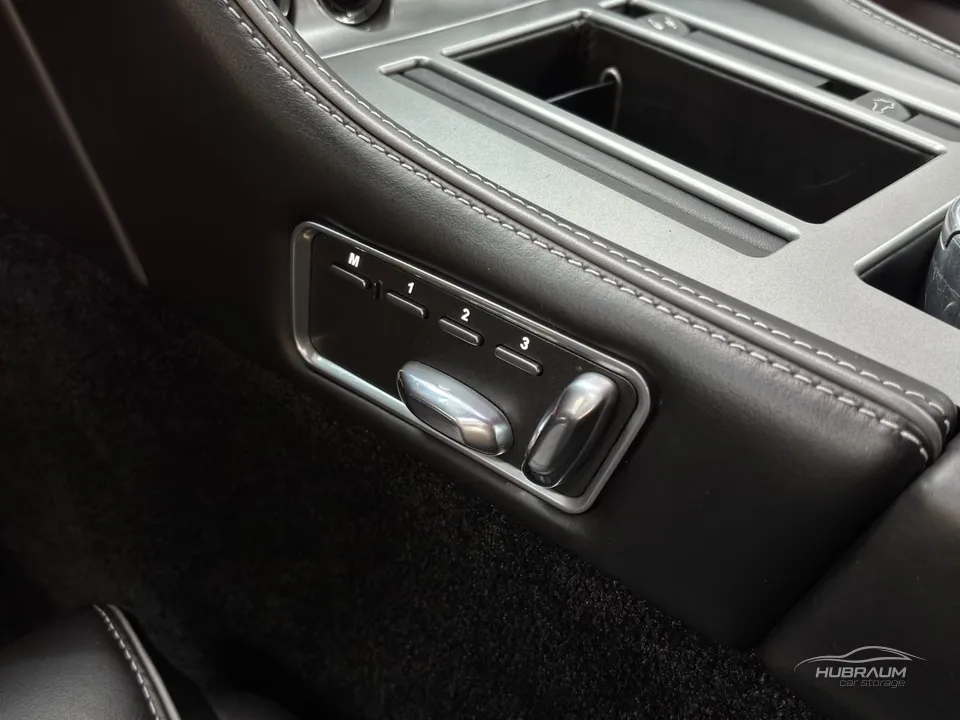 Aston Martin DB9