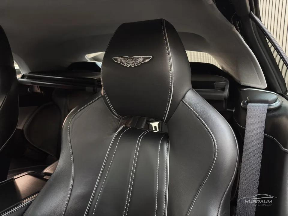 Aston Martin DB9