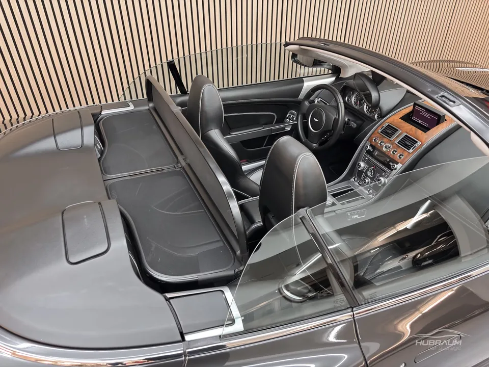 Aston Martin DB9