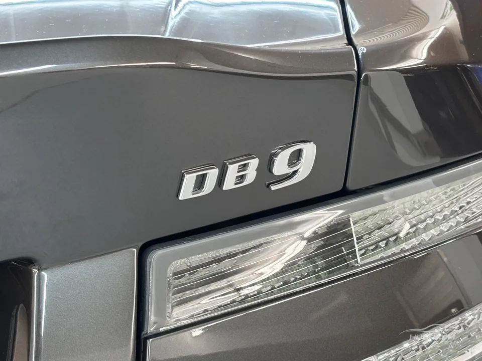 Aston Martin DB9