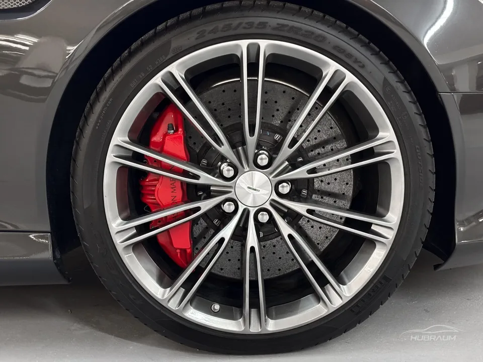Aston Martin DB9