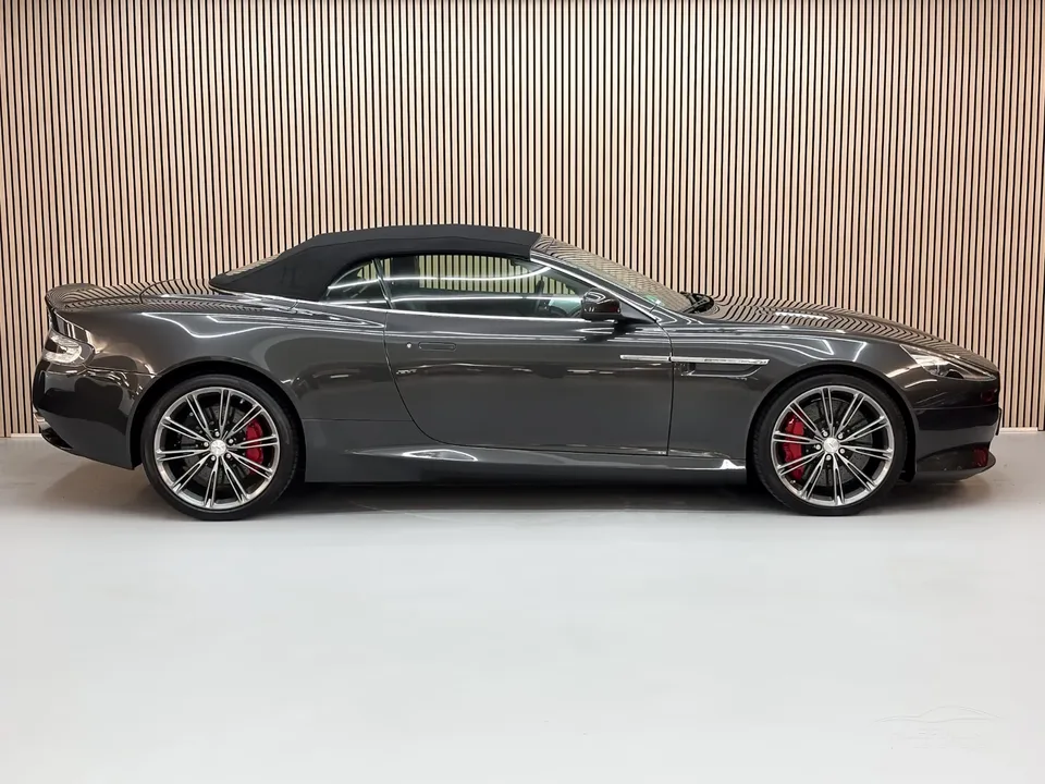 Aston Martin DB9