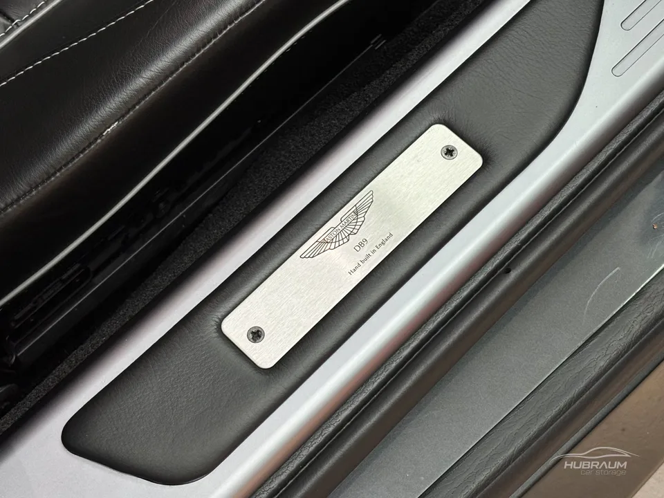 Aston Martin DB9