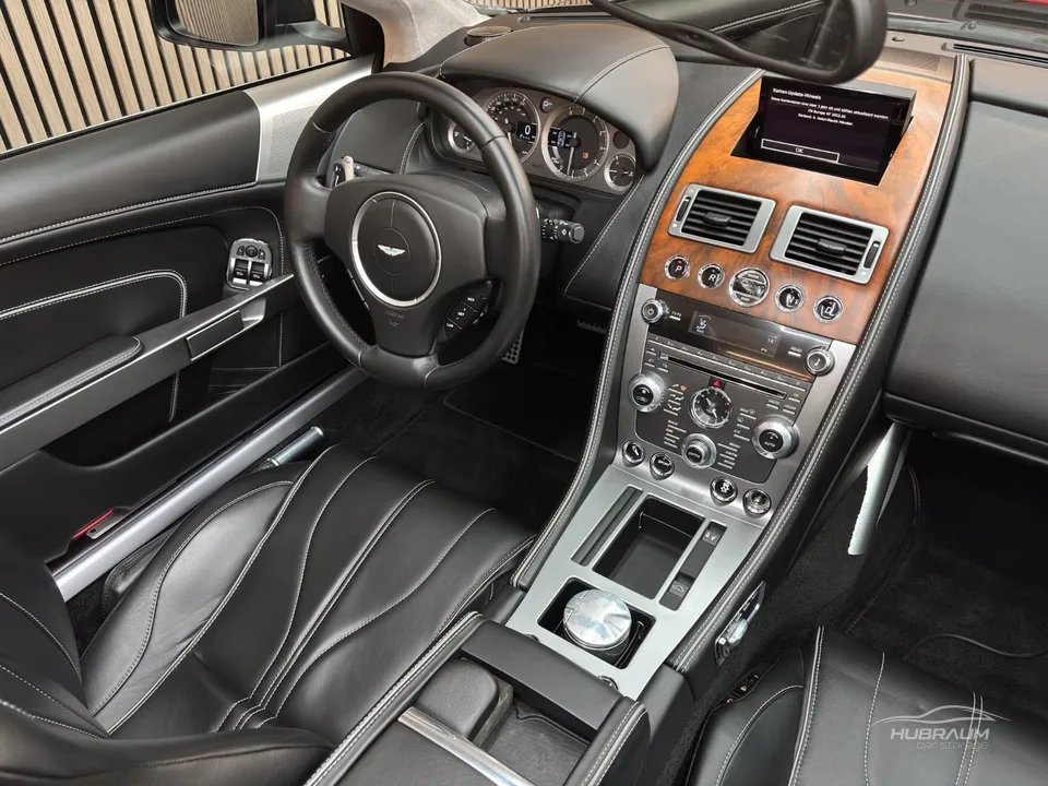 Aston Martin DB9