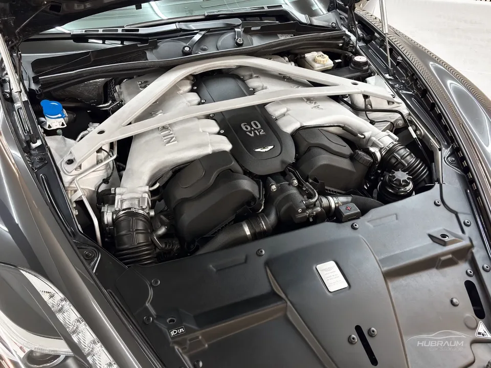 Aston Martin DB9