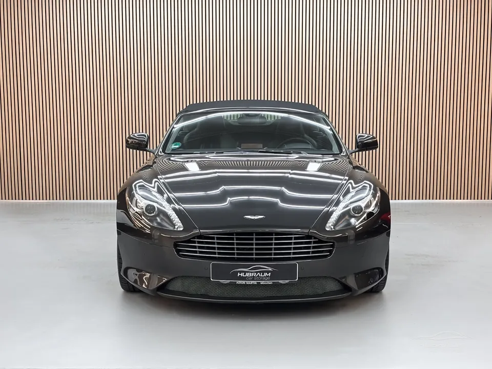 Aston Martin DB9