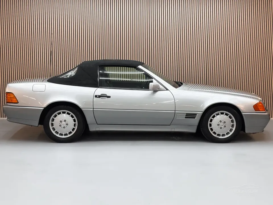 Mercedes-Benz SL 300