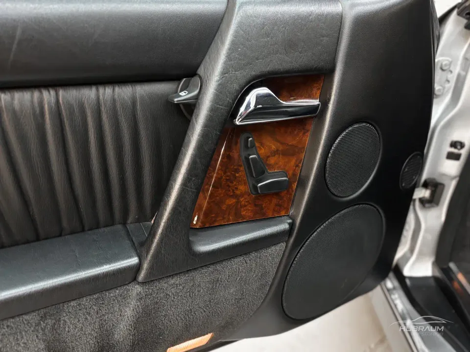 Mercedes-Benz SL 300